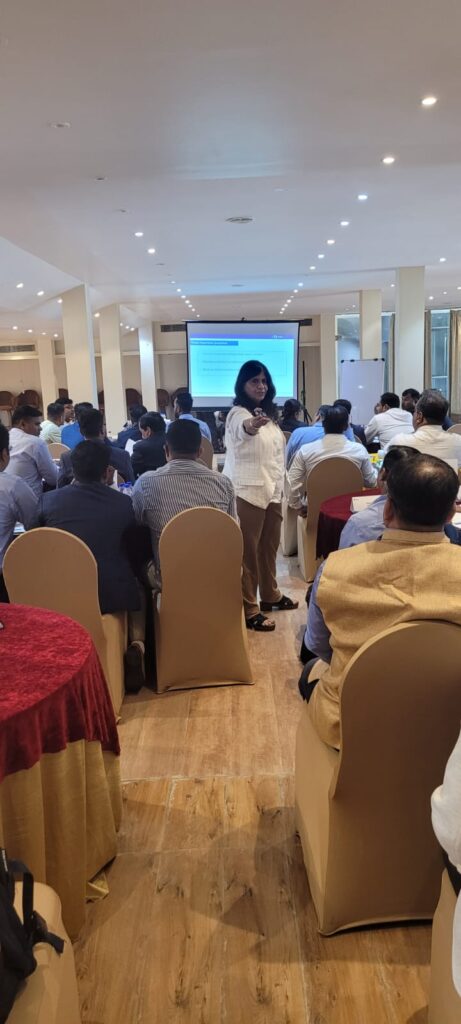 The moment the mindset shifts. 💡 Identifying the 'Irrational Beliefs' that block sales and replacing them with Action Plans. This is where the ROI begins. #PsychologyOfSales #GrowthMindset #MindSkripts